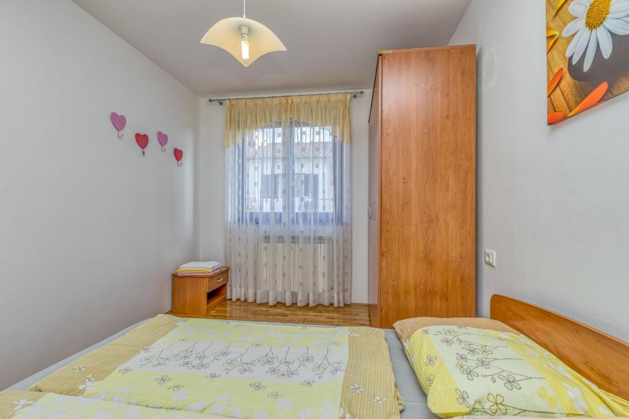 Apartment Complex Silva Ровінь Екстер'єр фото