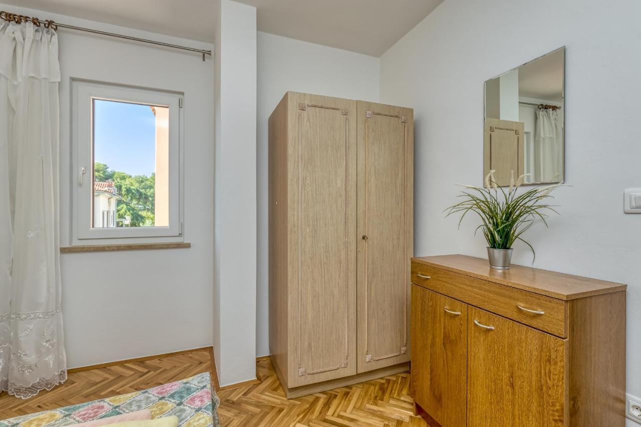 Apartment Complex Silva Ровінь Екстер'єр фото