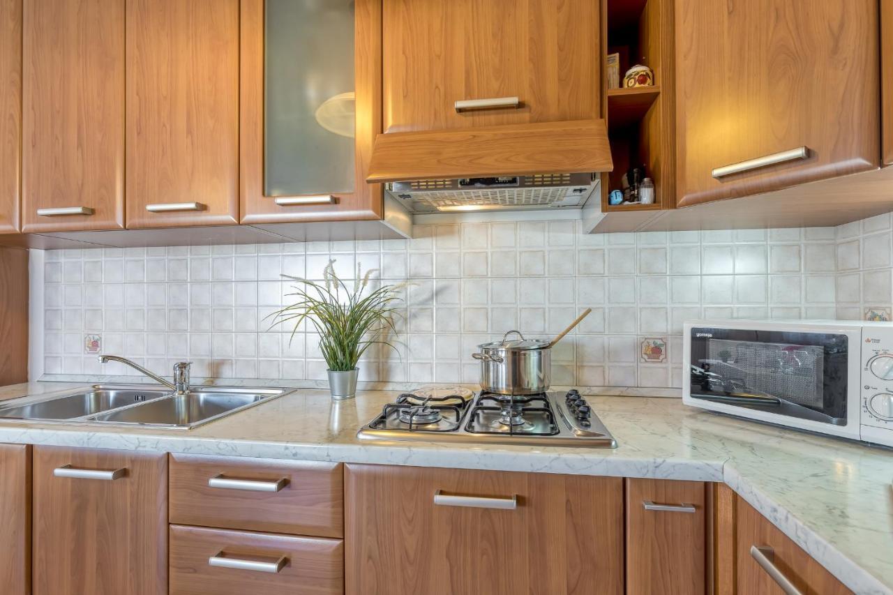 Apartment Complex Silva Ровінь Екстер'єр фото