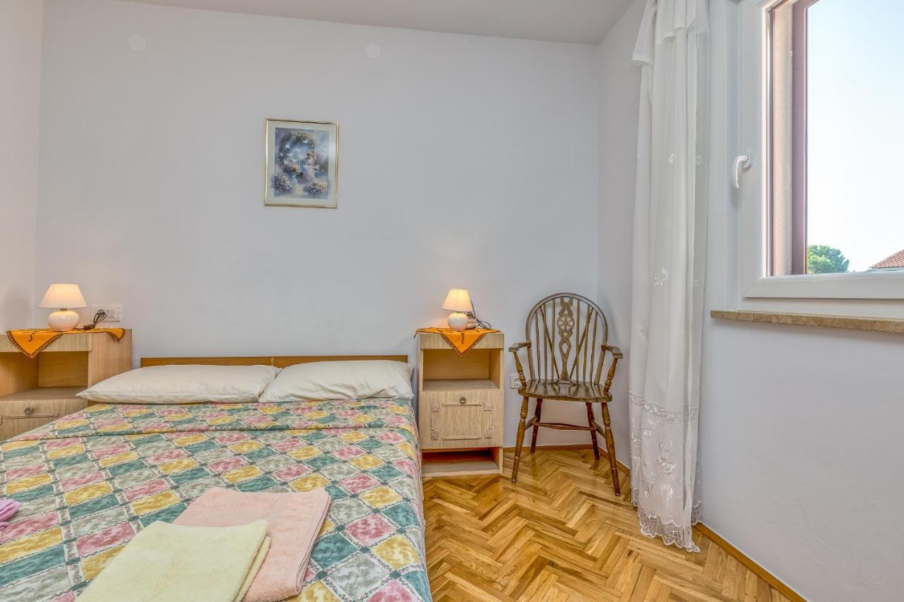 Apartment Complex Silva Ровінь Екстер'єр фото