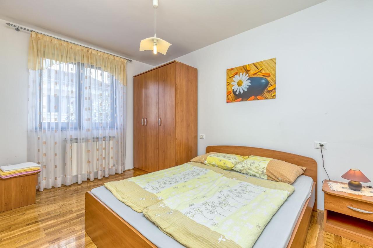Apartment Complex Silva Ровінь Екстер'єр фото