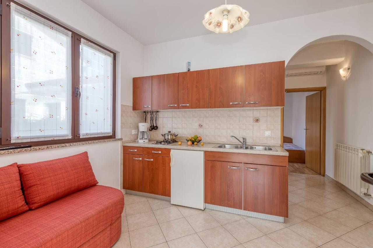 Apartment Complex Silva Ровінь Екстер'єр фото