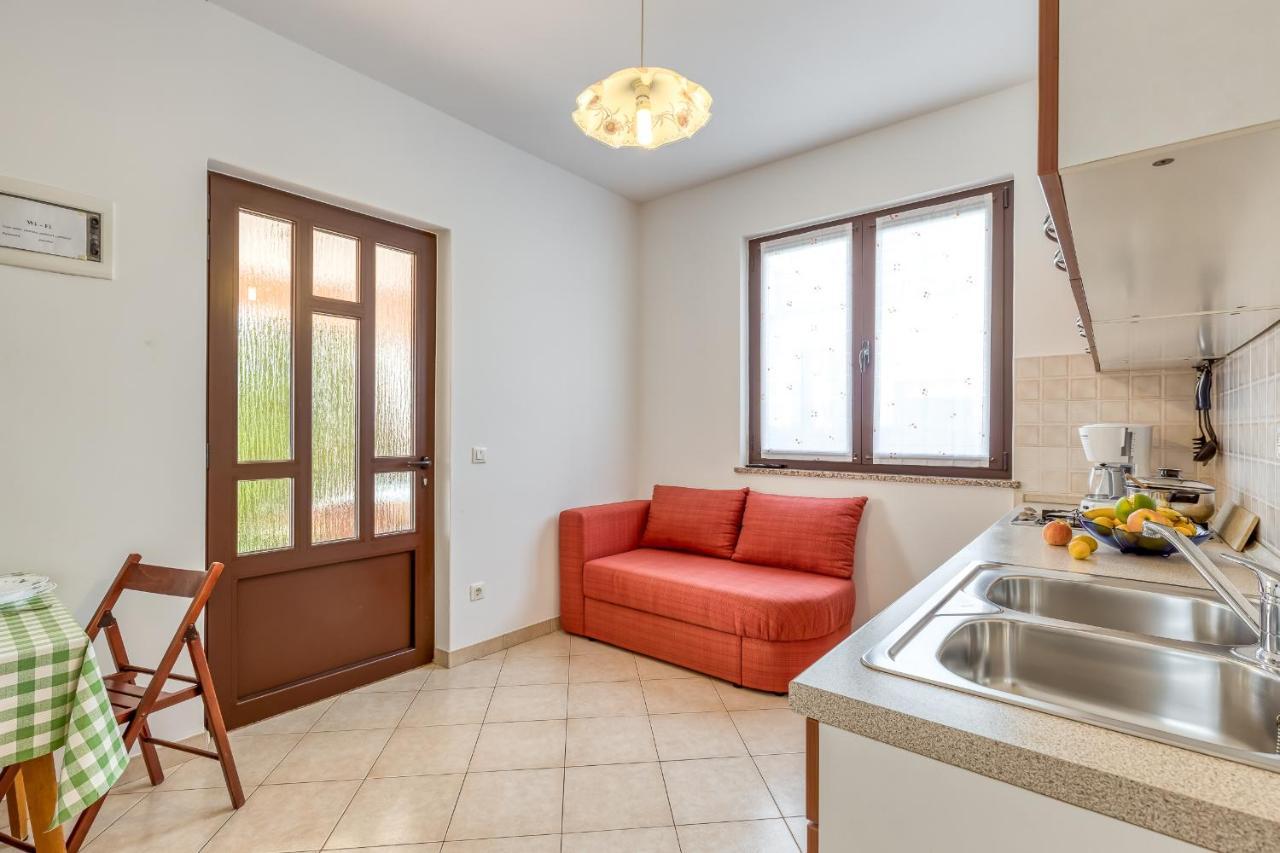 Apartment Complex Silva Ровінь Екстер'єр фото