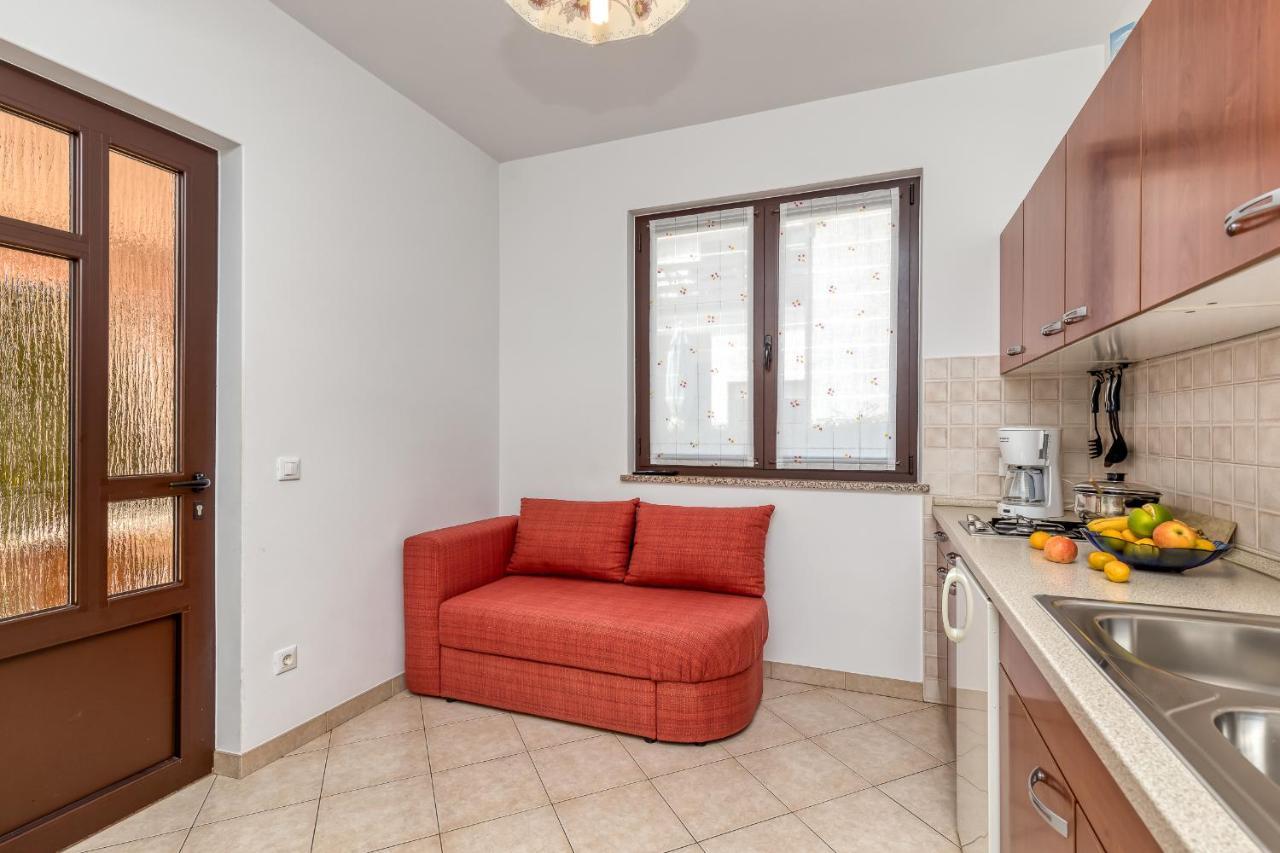 Apartment Complex Silva Ровінь Екстер'єр фото