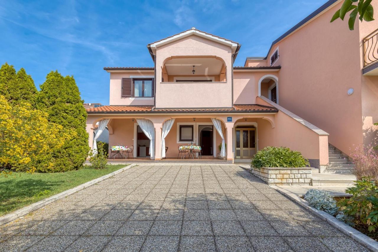 Apartment Complex Silva Ровінь Екстер'єр фото