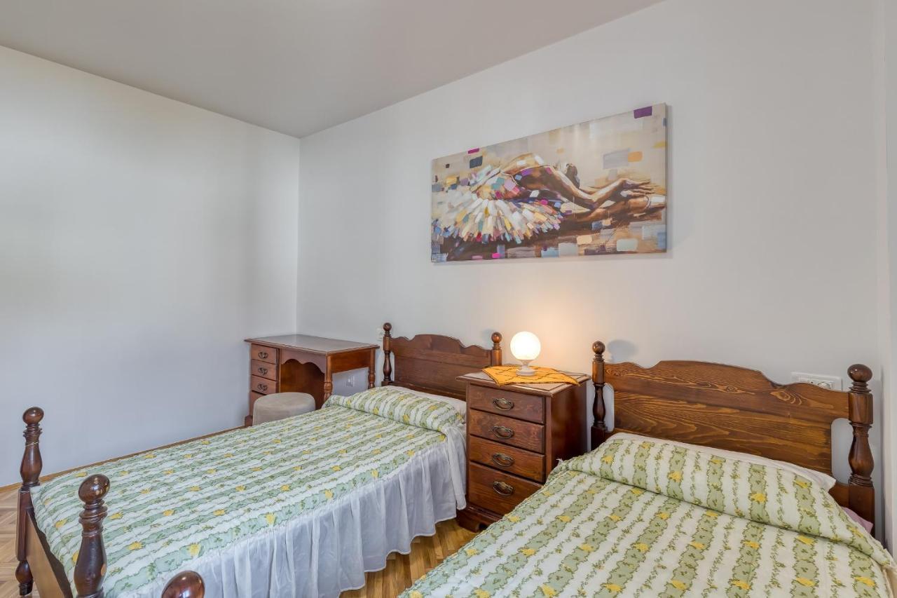 Apartment Complex Silva Ровінь Екстер'єр фото