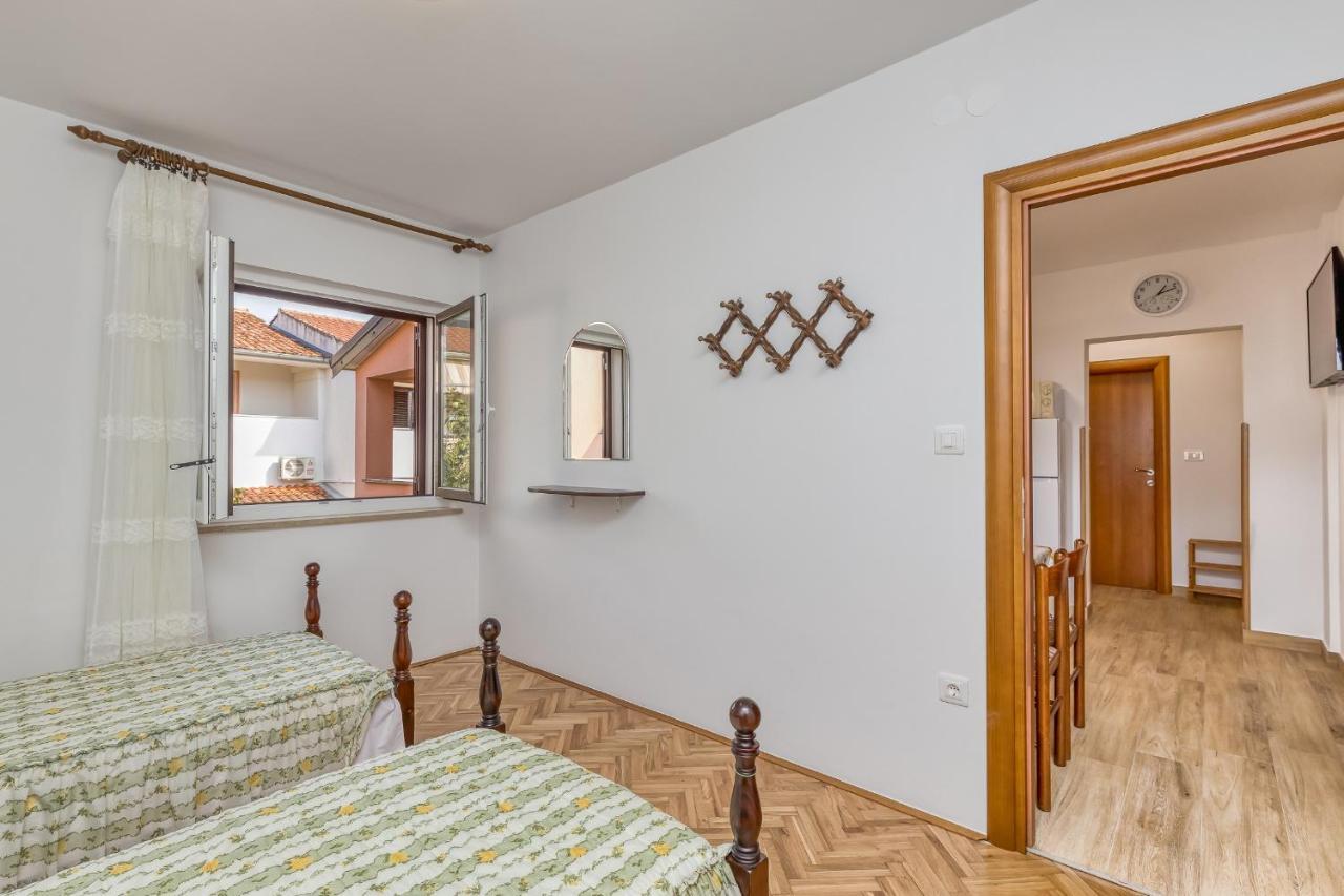 Apartment Complex Silva Ровінь Екстер'єр фото