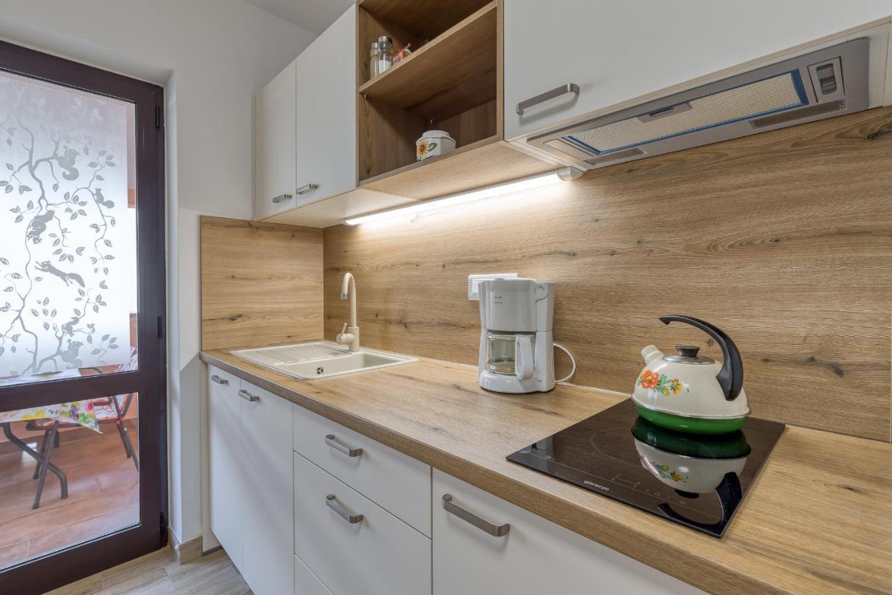 Apartment Complex Silva Ровінь Екстер'єр фото