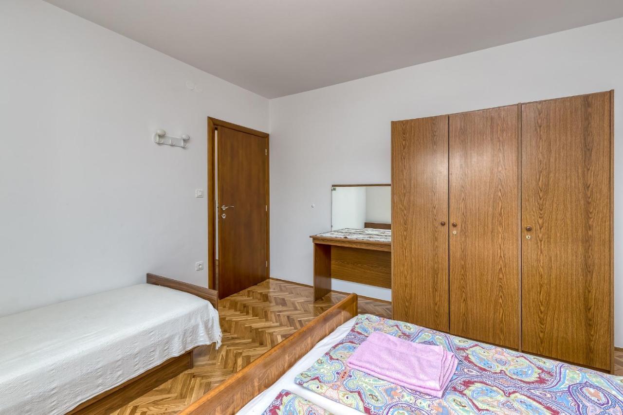Apartment Complex Silva Ровінь Екстер'єр фото