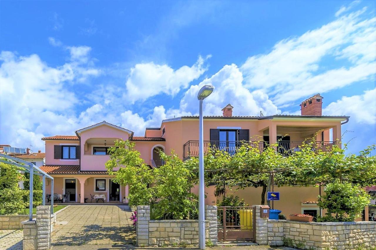 Apartment Complex Silva Ровінь Екстер'єр фото